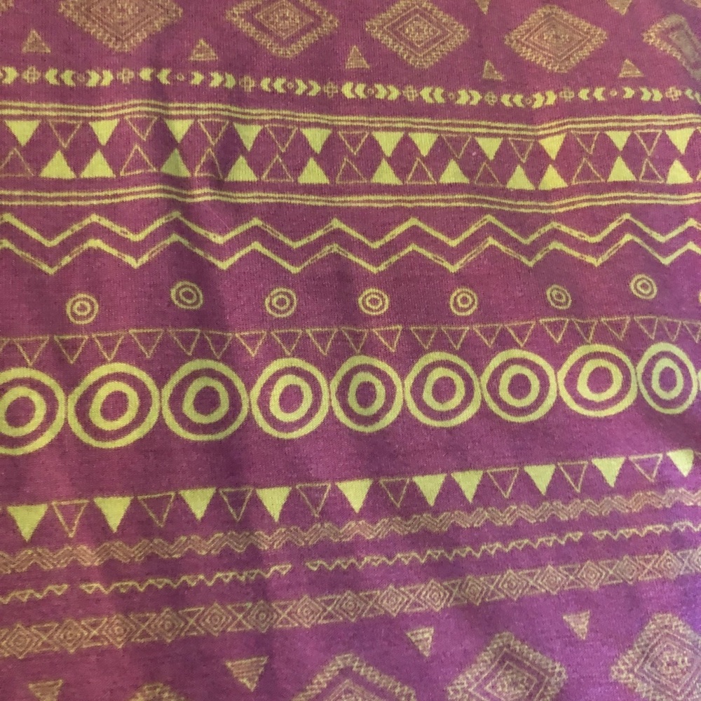 LuLaRoe Classic T - Picture 2 of 4